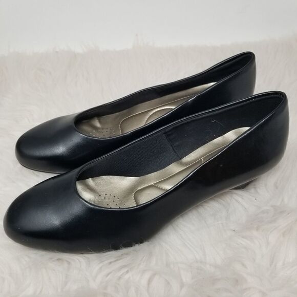 SOFT STYLE BLACK SIZE 9.5 W. - Picture 2 of 12